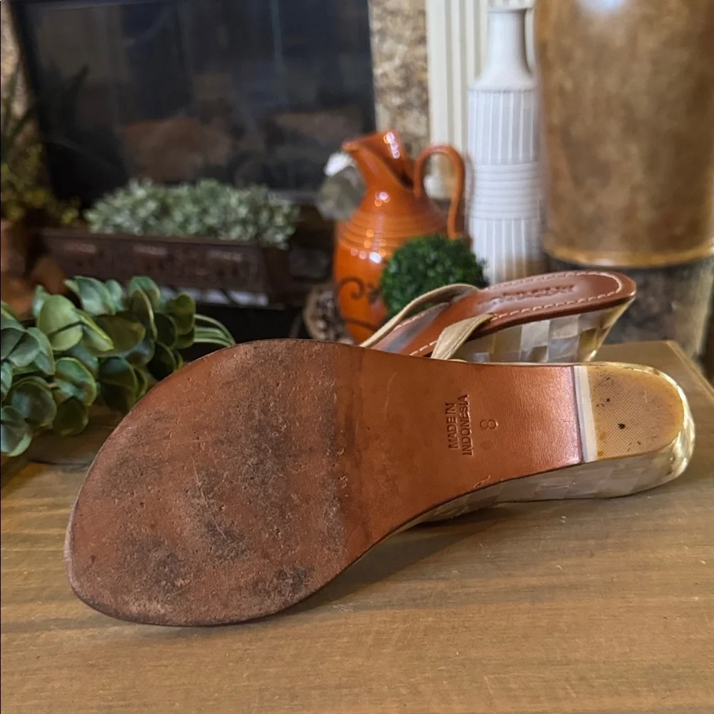 Mystique Wedge Leather Sandals Strappy Thong Size 8 Mother of Pearl Heels - Picture 6 of 9